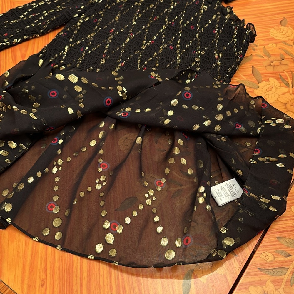 A.L.C. One shoulder one sleeve silk metallic gold thread mock neck top sz.0 - Picture 8 of 15